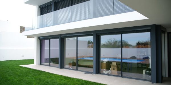 fotos-de-ventanas-de-estilo-minimalista-de-sam-s-solucoes-em-aluminio-e-pvc